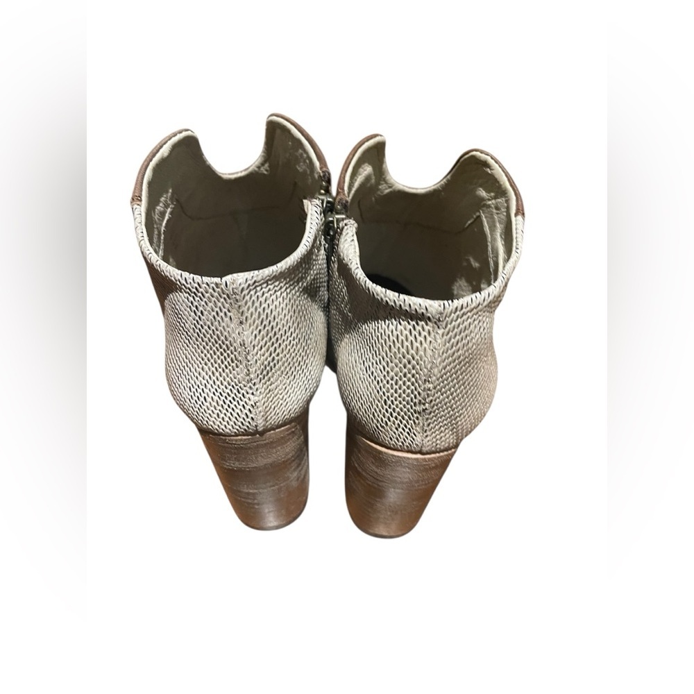 Rare Freebird by Steven Darius booties in Taupe Multi color pattern - Picture 6 of 10